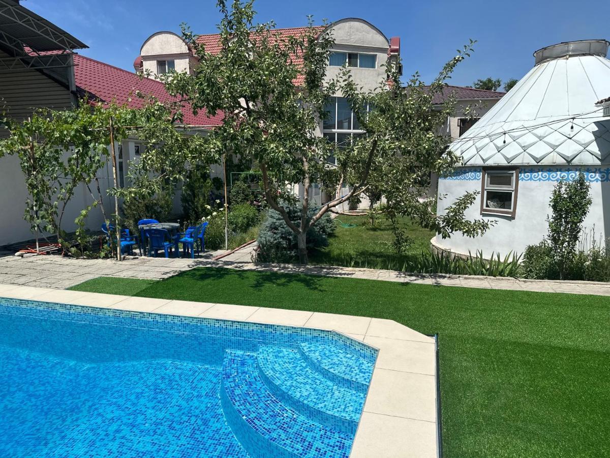 Tunduk Hostel Bishkek Ngoại thất bức ảnh