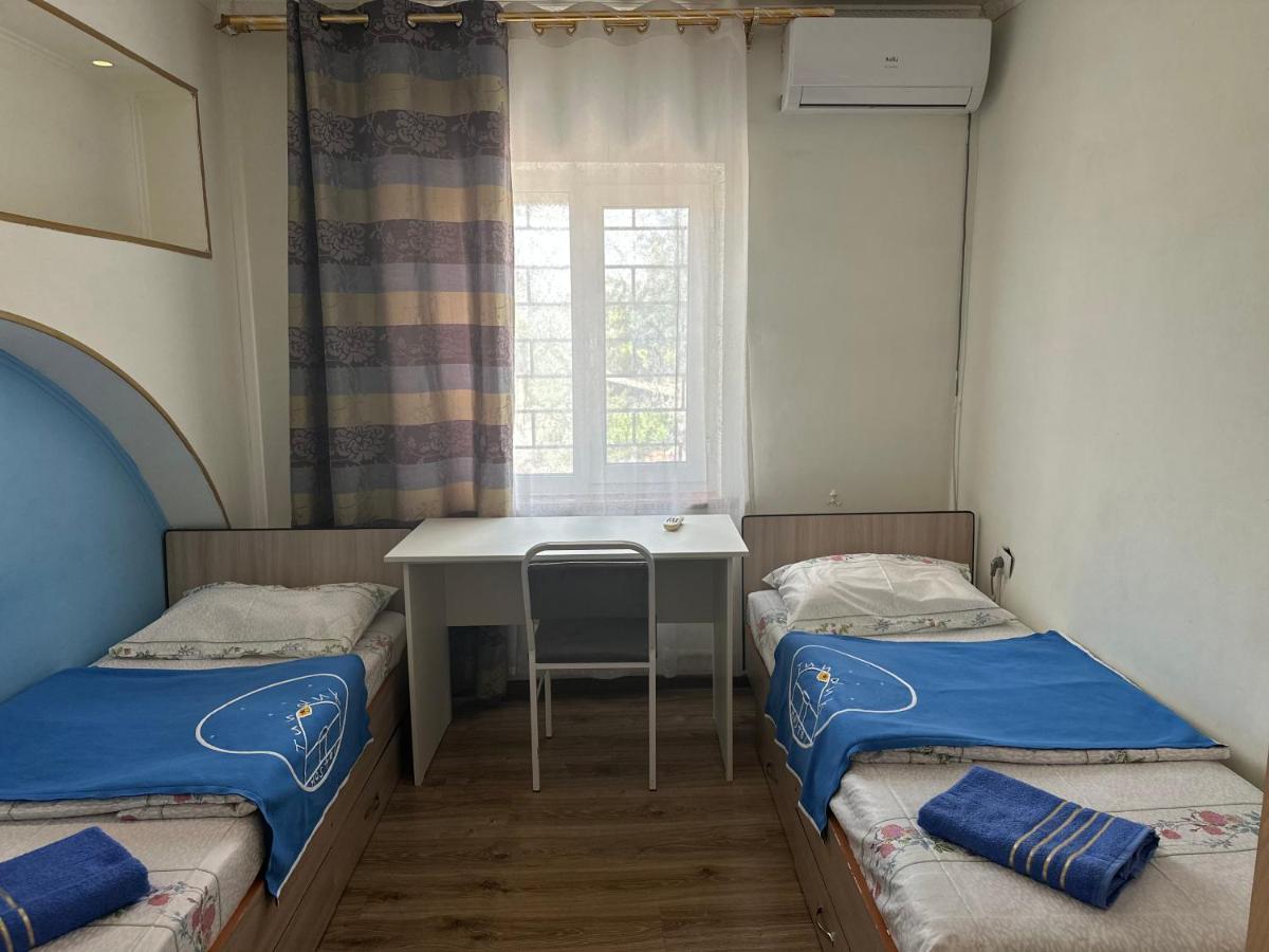 Tunduk Hostel Bishkek Ngoại thất bức ảnh