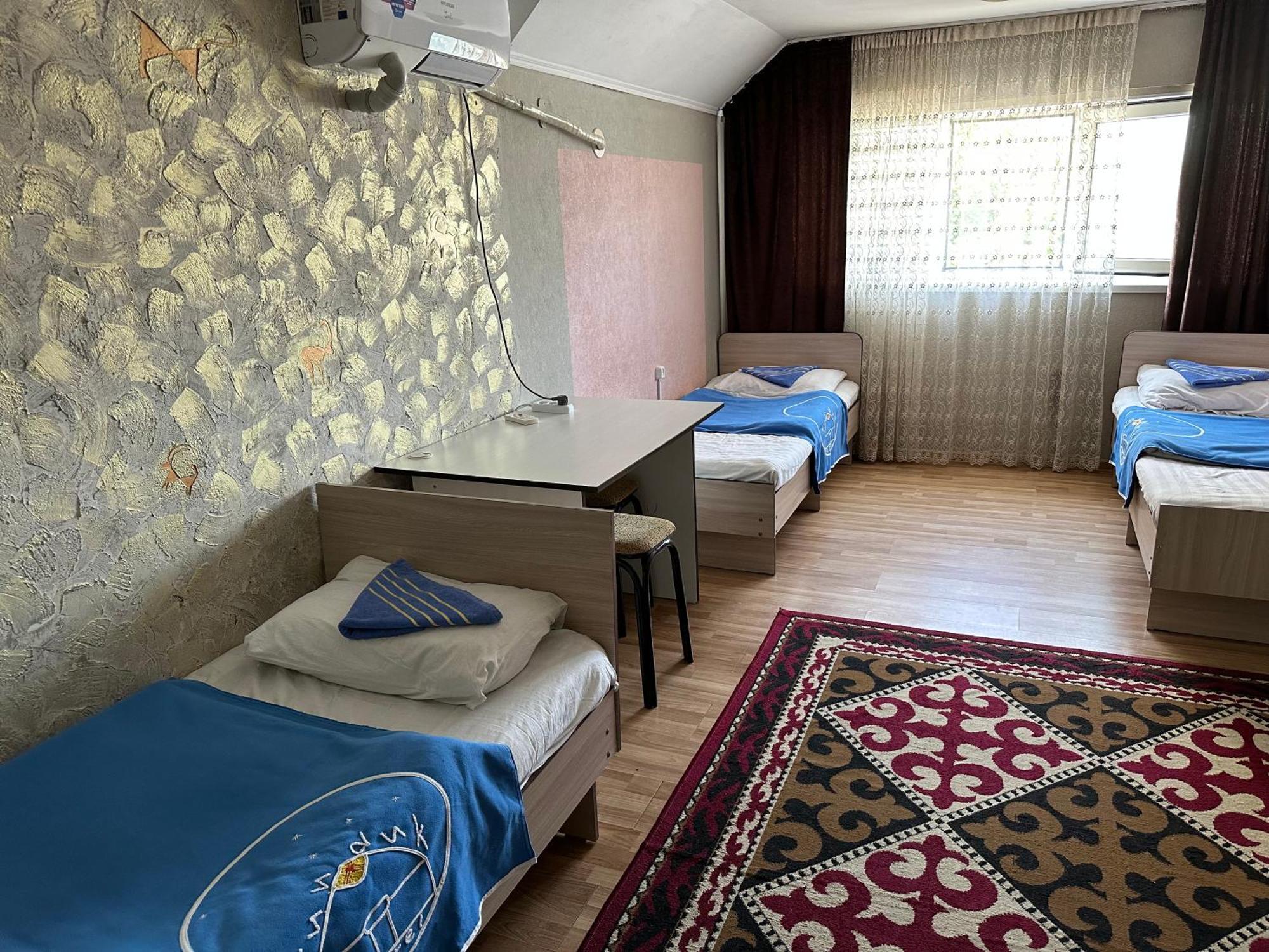 Tunduk Hostel Bishkek Ngoại thất bức ảnh