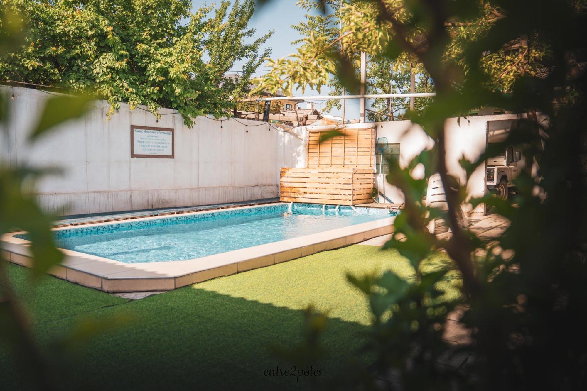 Tunduk Hostel Bishkek Ngoại thất bức ảnh